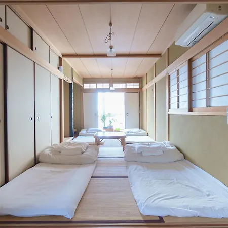 Hostel Ini Kobe & Brun Donut Cafe